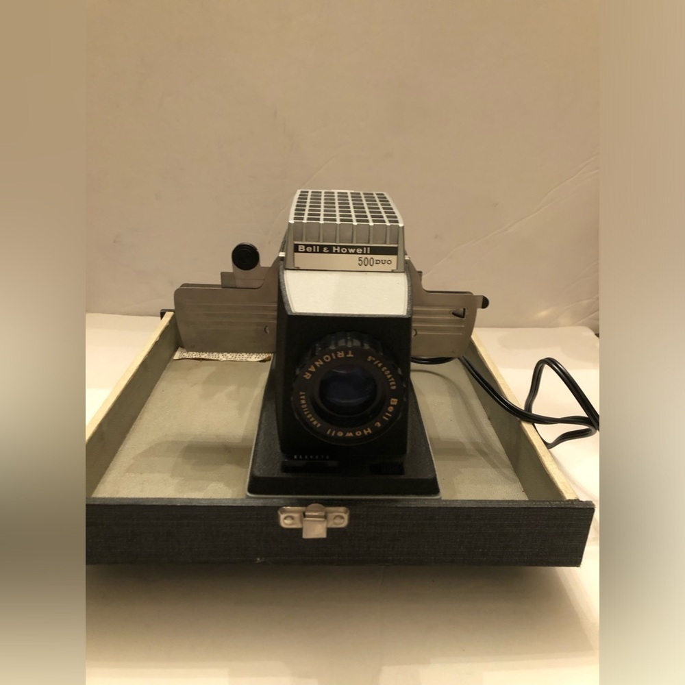 Vintage Slide Show Projector . Bell and Howell. Works.